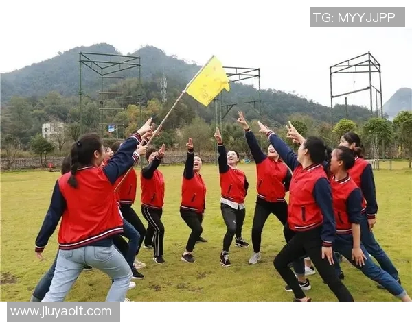 金堂三小足球明星崭露头角展现青春活力与团队精神的精彩瞬间