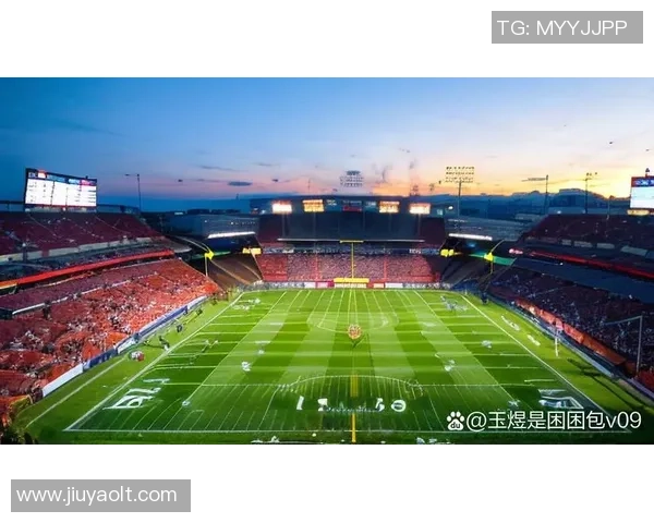 足球明星儿子们的成长瞬间壁纸精选展现他们的运动天赋与家庭温情