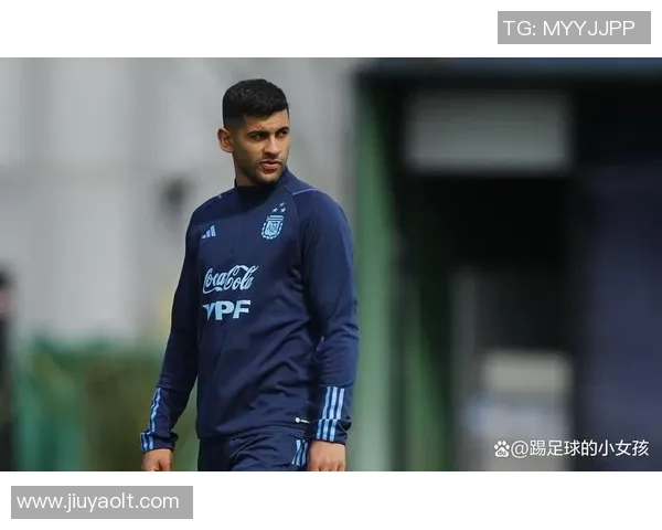 足球明星遭刺杀事件引发全球关注与哀悼，体育界的安全问题再度被提上日程